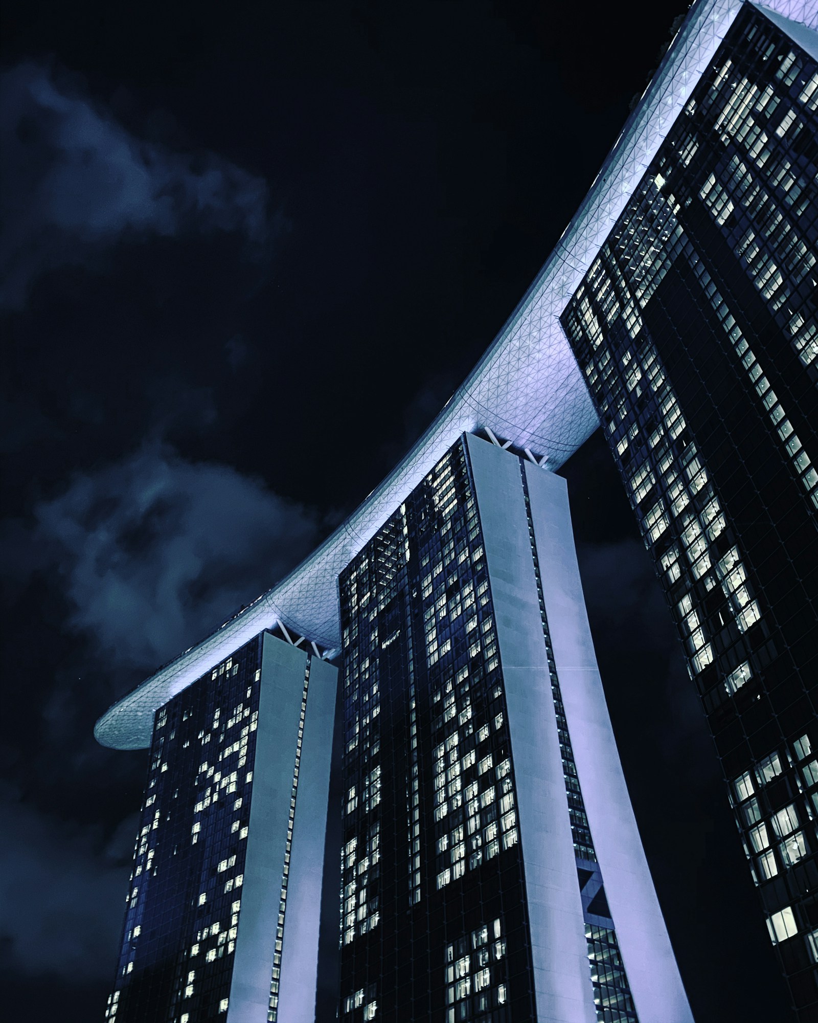 Singapore Marina Bay at night for a Delhi to Singapore flight guide